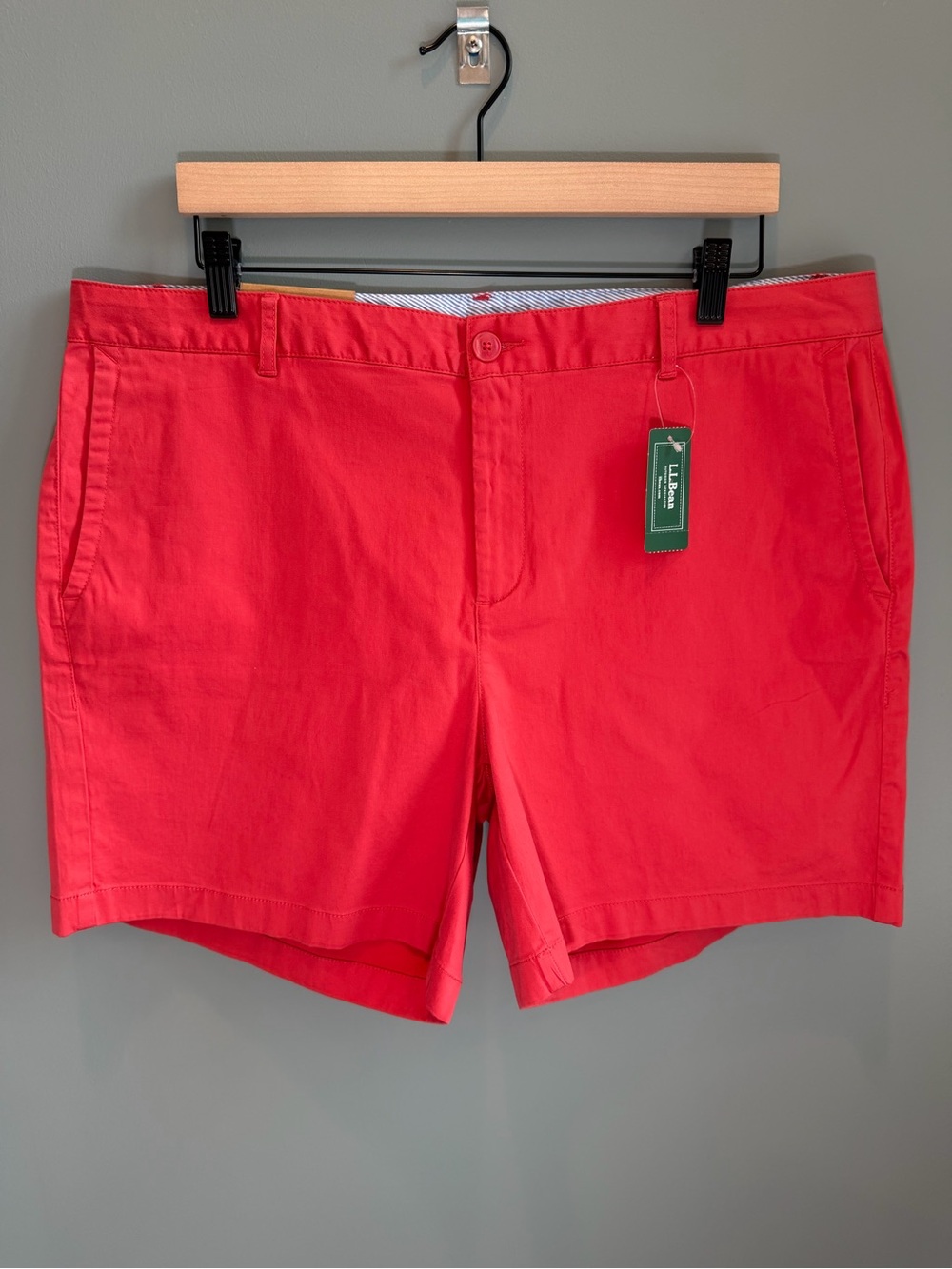 L.L. BEAN Favorite Fit Washed Cotton Chino Shorts Coral Red Sea Rose Size 18 NWT - Picture 3 of 16